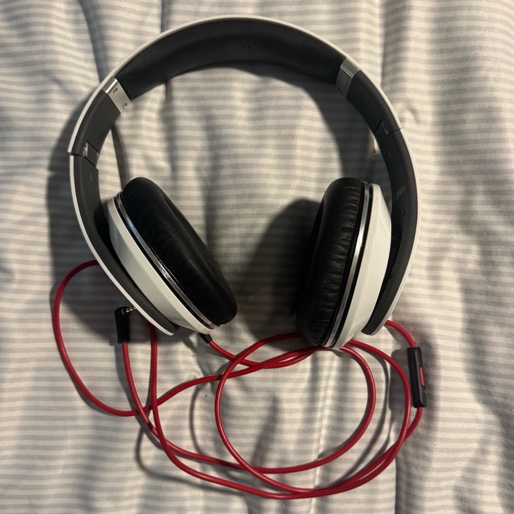 Beats by Dre Solo HD Wired Headphones